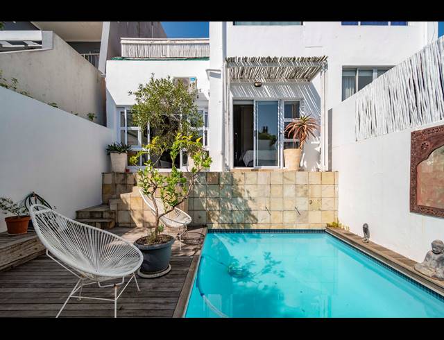 2 BEDROOM APARTMENT FOR SALE IN SEA POINT